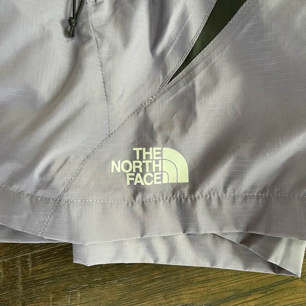 THE NORTH FACE TNF Purple Grey Mesh Lined Shorts NWOT 4" Inseam Size LARGE - Picture 5 of 10